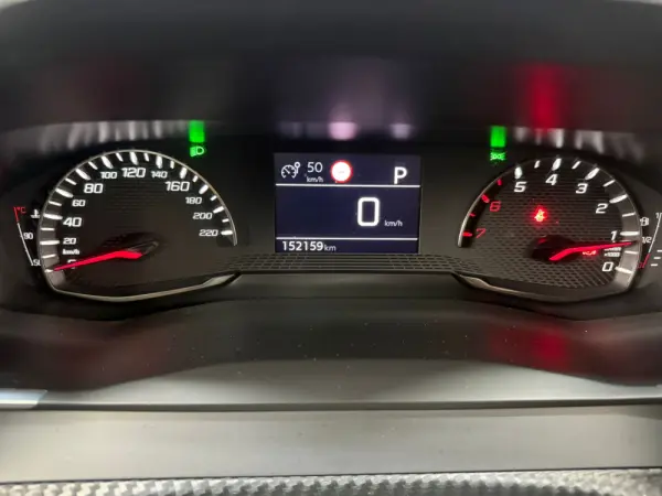 Peugeot 2008 1.5 BlueHDi Allure EAT8 5