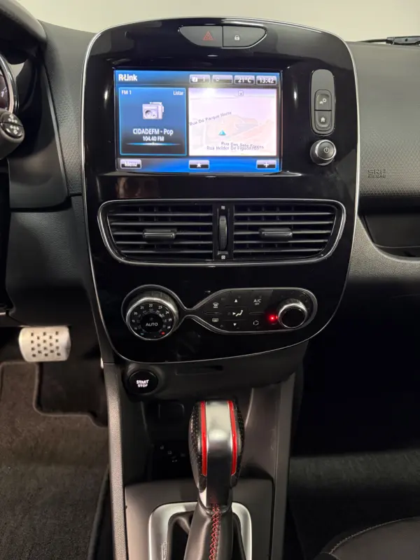 Renault Clio 1.6 T RS Trophy EDC 11