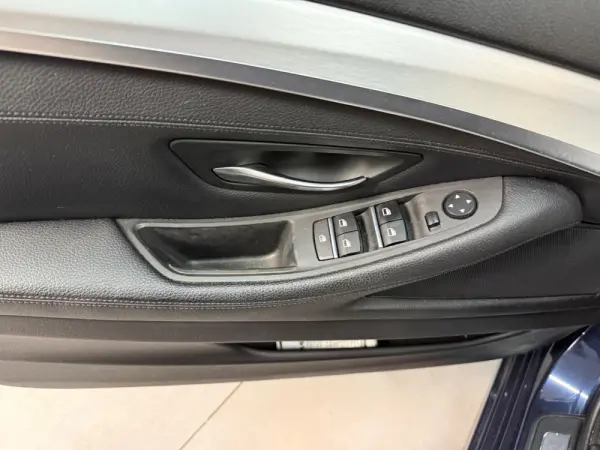 BMW 520 d Line Luxury Auto 14