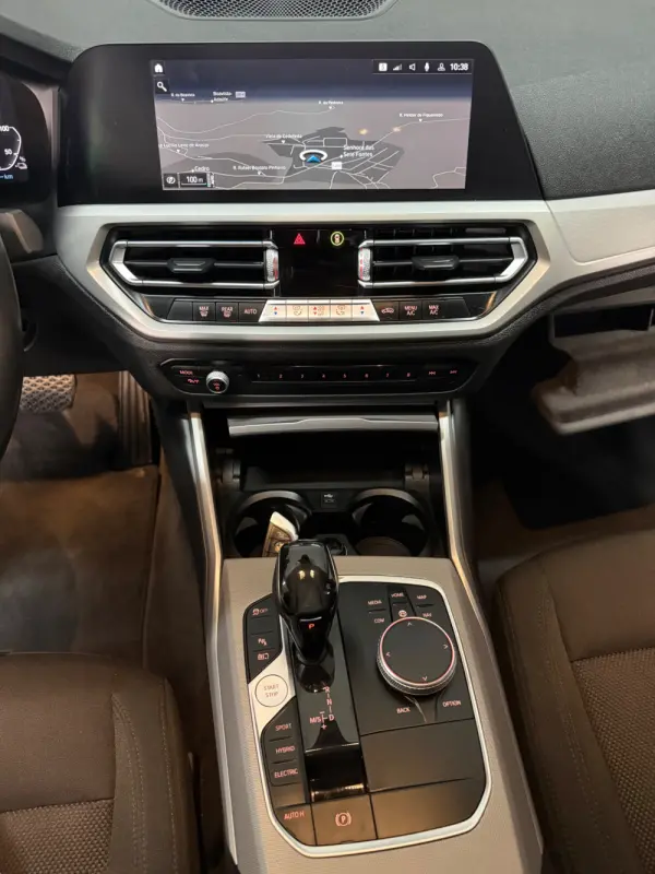 BMW 330 e iPerformance Advantage 12