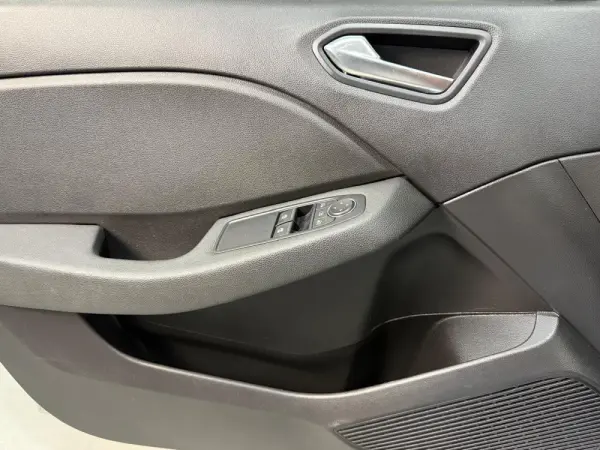 Renault Clio Outro 12