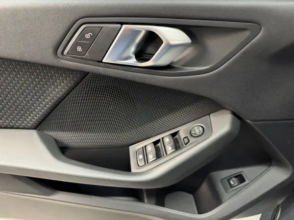 BMW 118 i Line Sport Auto 13