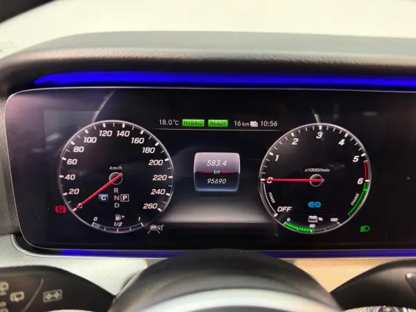 Mercedes-Benz E 300 de 4Matic 9G-TRONIC Avantgarde 6