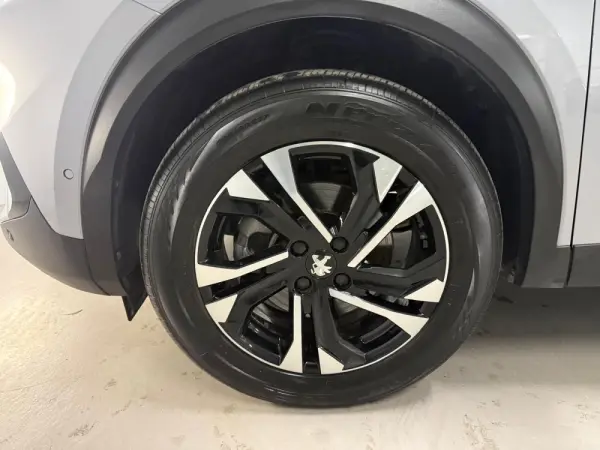 Peugeot e-2008 50 kWh GT 17