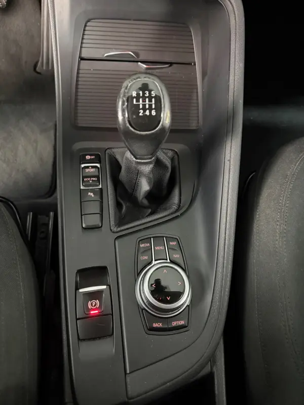 BMW X1 18 d sDrive 8