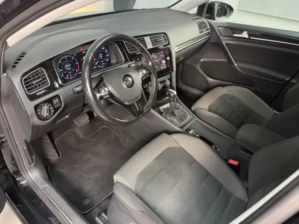 Volkswagen Golf 1.6 TDI Highline DSG 13