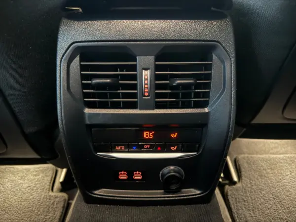 BMW 330 e iPerformance Advantage 21