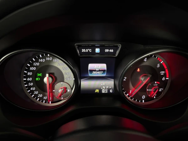 Mercedes-Benz GLA 180 180 d 6