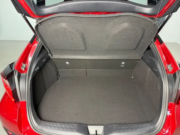 Toyota C-HR 2.0 Hybrid Square Collection 17