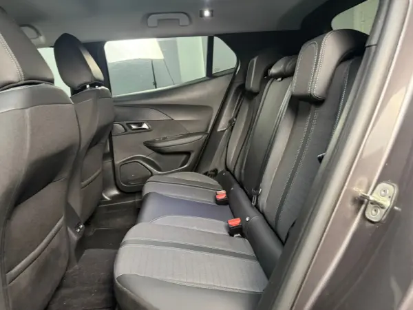 Peugeot 2008 1.5 BlueHDi Allure EAT8 14