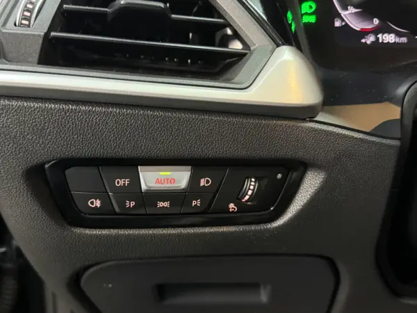 BMW 330 e iPerformance Advantage 15