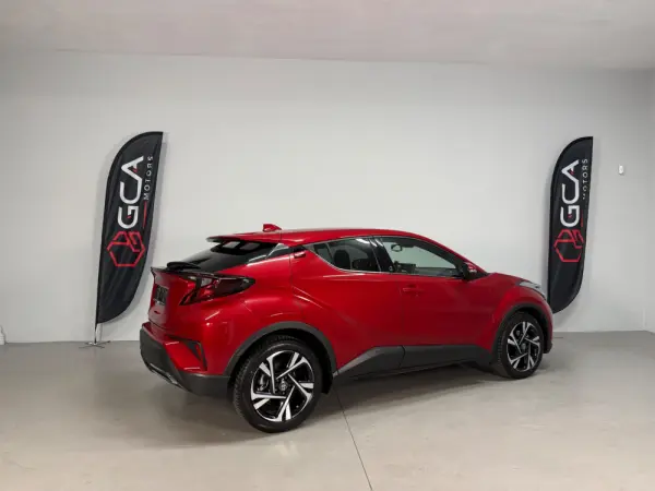 Toyota C-HR 2.0 Hybrid Square Collection 3