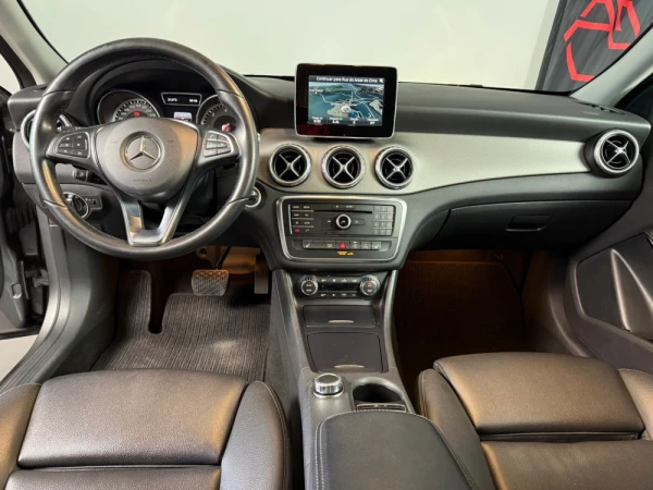 Mercedes-Benz GLA 180 180 d 15