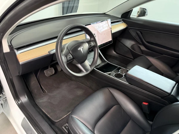Tesla Model 3 Long Range Tracao integral 13