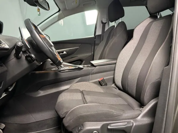 Peugeot 3008 1.2 PureTech Allure EAT8 13