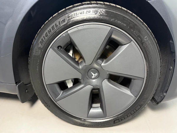 Tesla Model 3 long range tracao integral 18