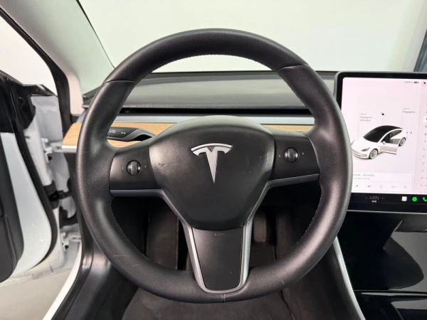 Tesla Model 3 Long Range Dual Motor AWD 5