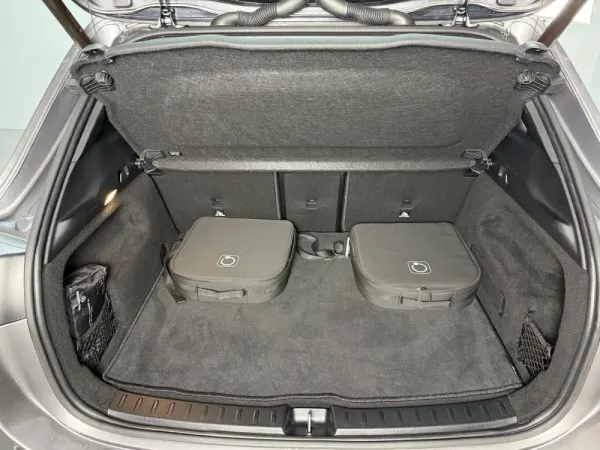 Mercedes-Benz EQA 250 AMG Line 19