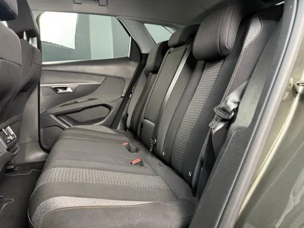Peugeot 3008 1.2 PureTech Allure EAT8 14