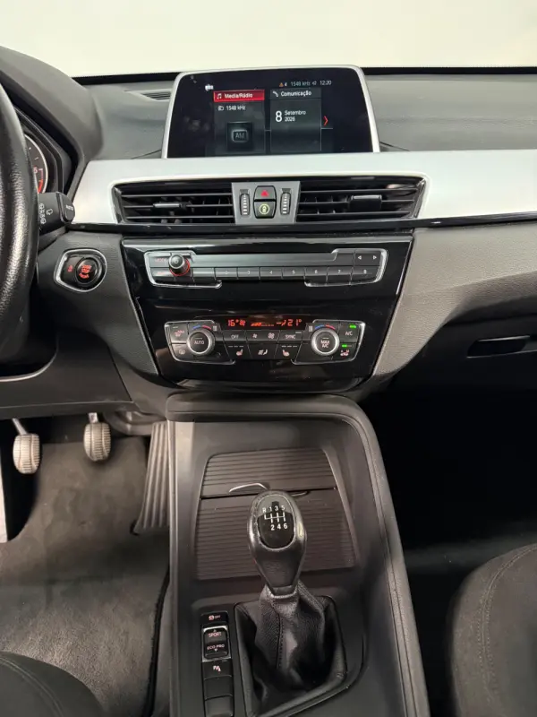 BMW X1 18 d sDrive 9