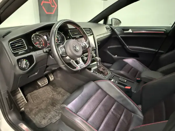 Volkswagen Golf GTI (BlueMotion ) DSG 12
