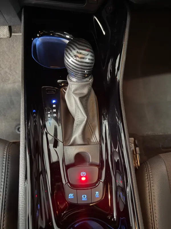 Toyota C-HR 2.0 Hybrid Square Collection 10