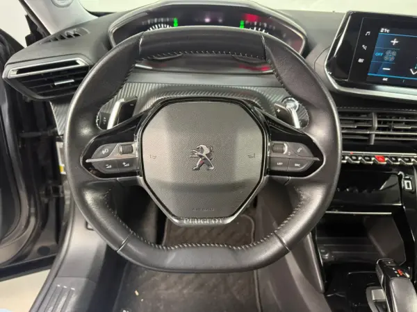 Peugeot 2008 1.5 BlueHDi Allure EAT8 6