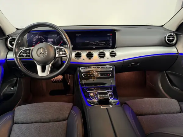 Mercedes-Benz E 300 de 4Matic 9G-TRONIC Avantgarde 18