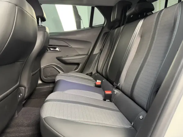 Peugeot 2008 PureTech 130 EAT8 Allure 14