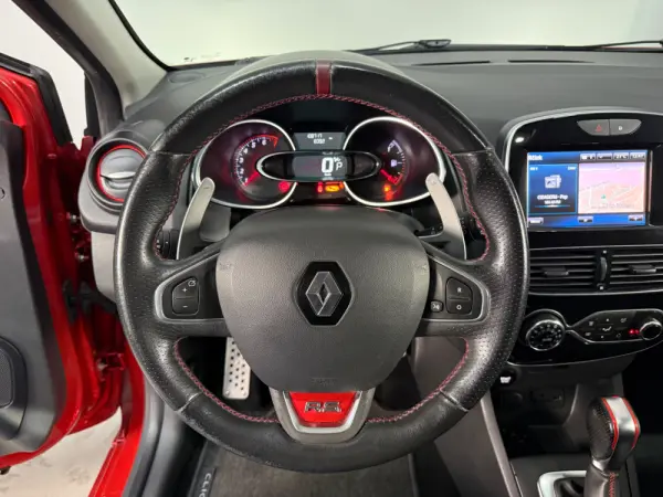 Renault Clio 1.6 T RS Trophy EDC 5