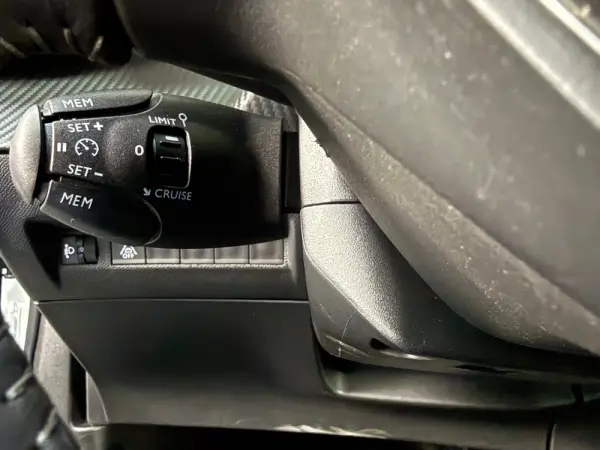 Peugeot 2008 PureTech 130 EAT8 Allure 10