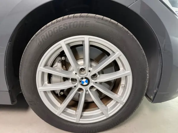 BMW 330 e iPerformance Advantage 24