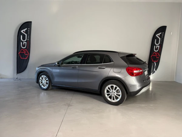 Mercedes-Benz GLA 180 180 d 3