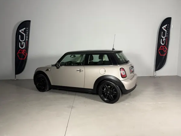 MINI 3 Portas One D Baker Street 3