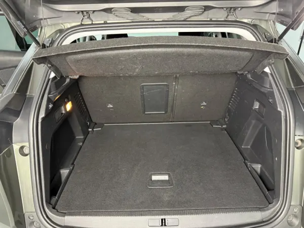 Peugeot 3008 1.2 PureTech Allure EAT8 16