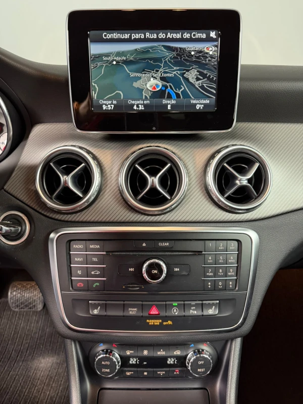Mercedes-Benz GLA 180 180 d 10