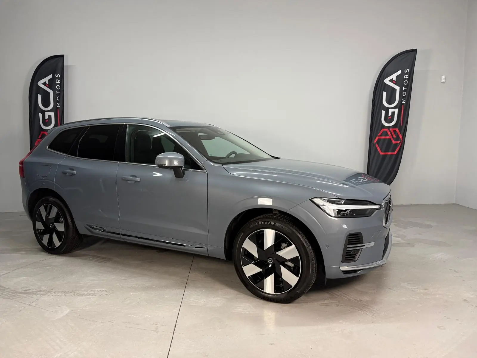 Volvo XC 60 2.0 T8 PHEV Plus Bright AWD 2