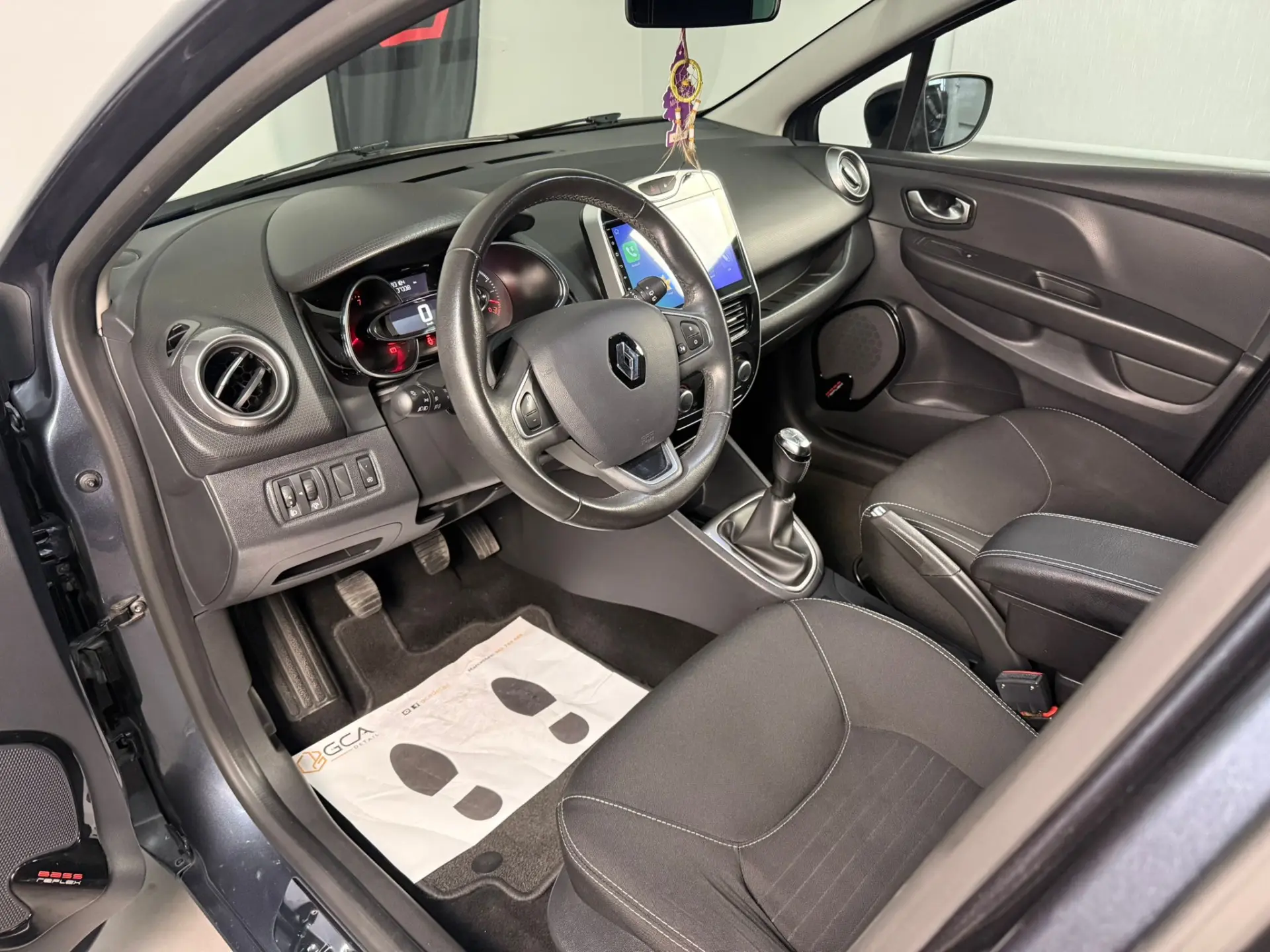 Renault Clio 0.9 TCE Limited 11