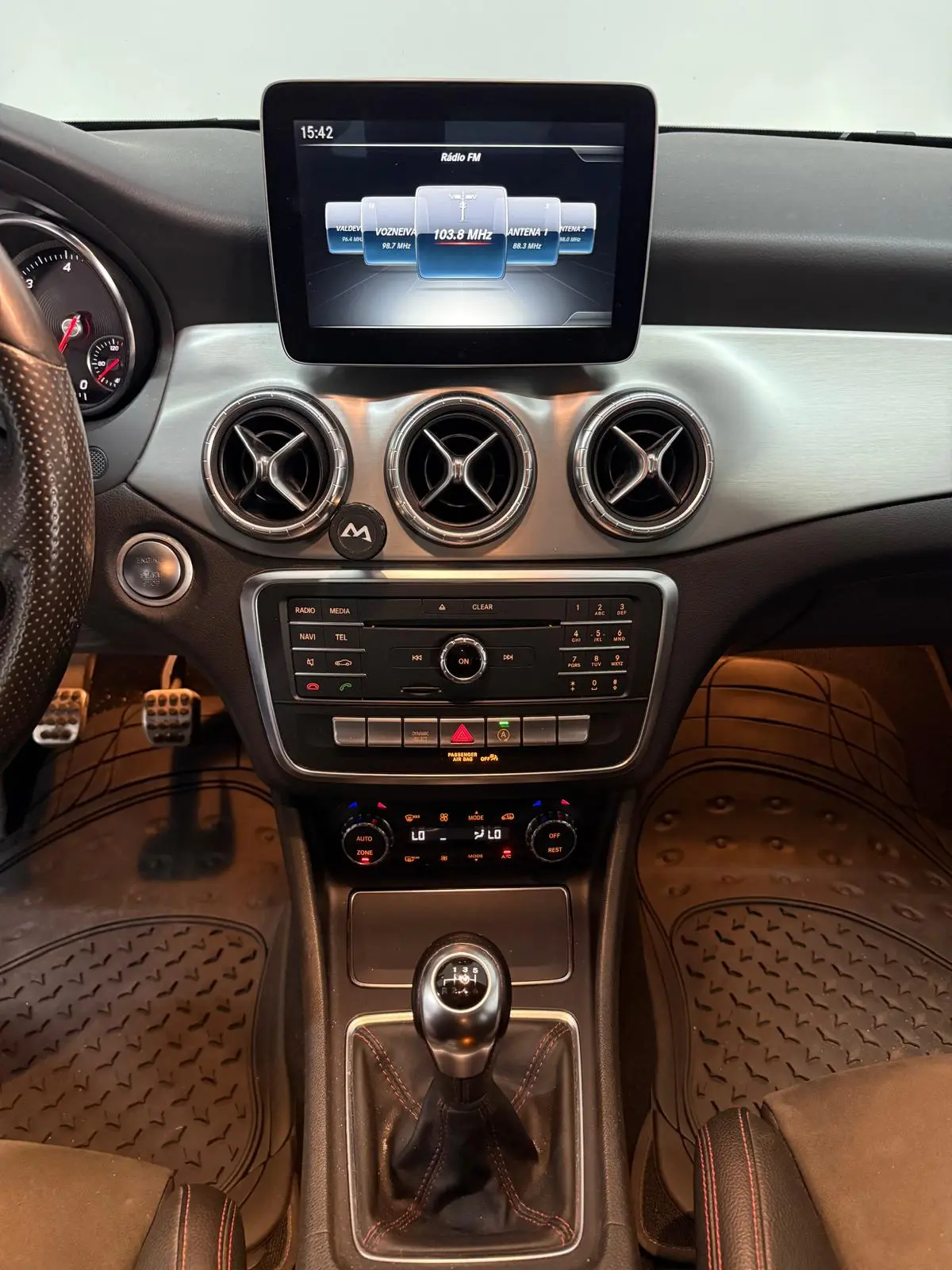 Mercedes-Benz CLA 200 d Shooting Brake AMG Line 11