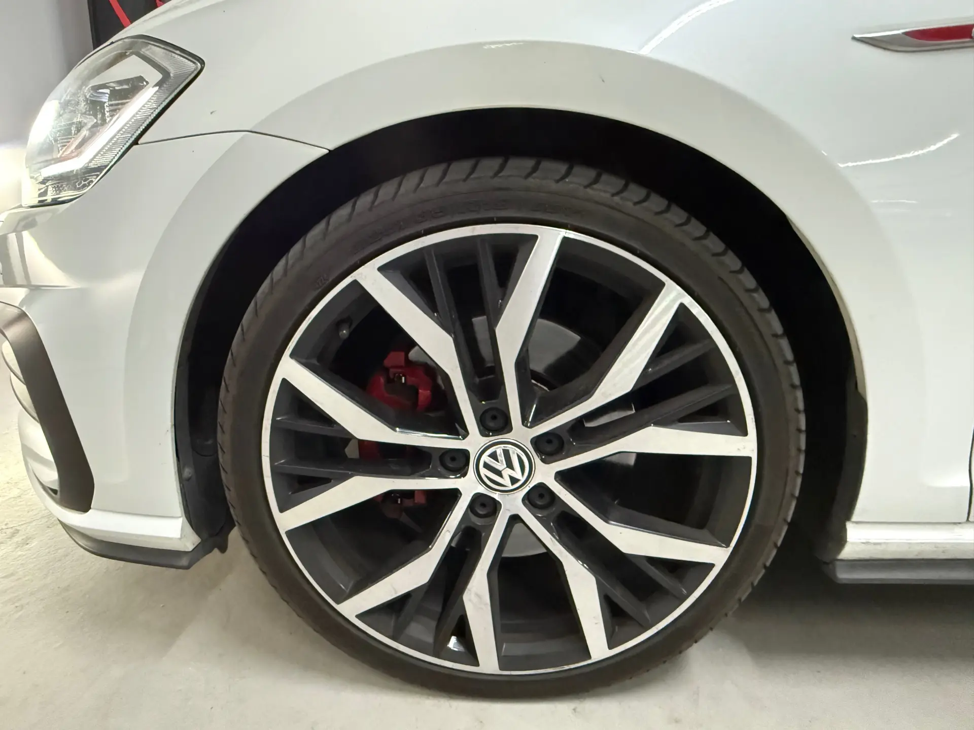 Volkswagen Golf GTI (BlueMotion ) DSG 19