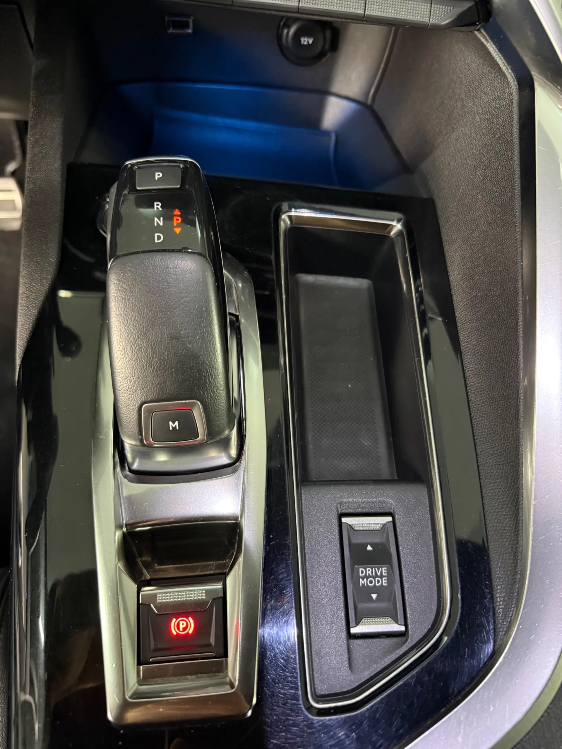 Peugeot 3008 1.2 PureTech GT EAT8 10