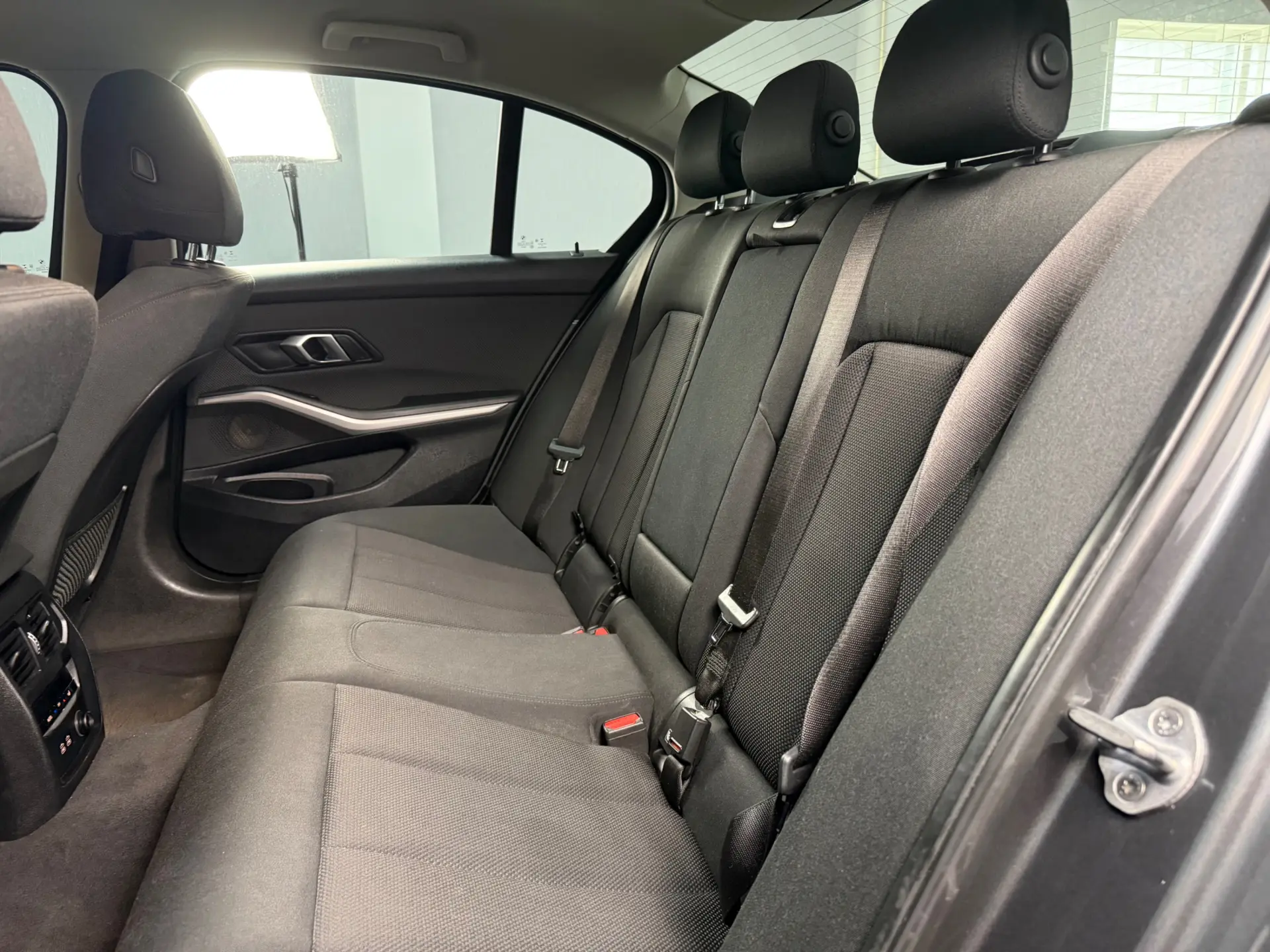 BMW 330 e iPerformance Advantage 19