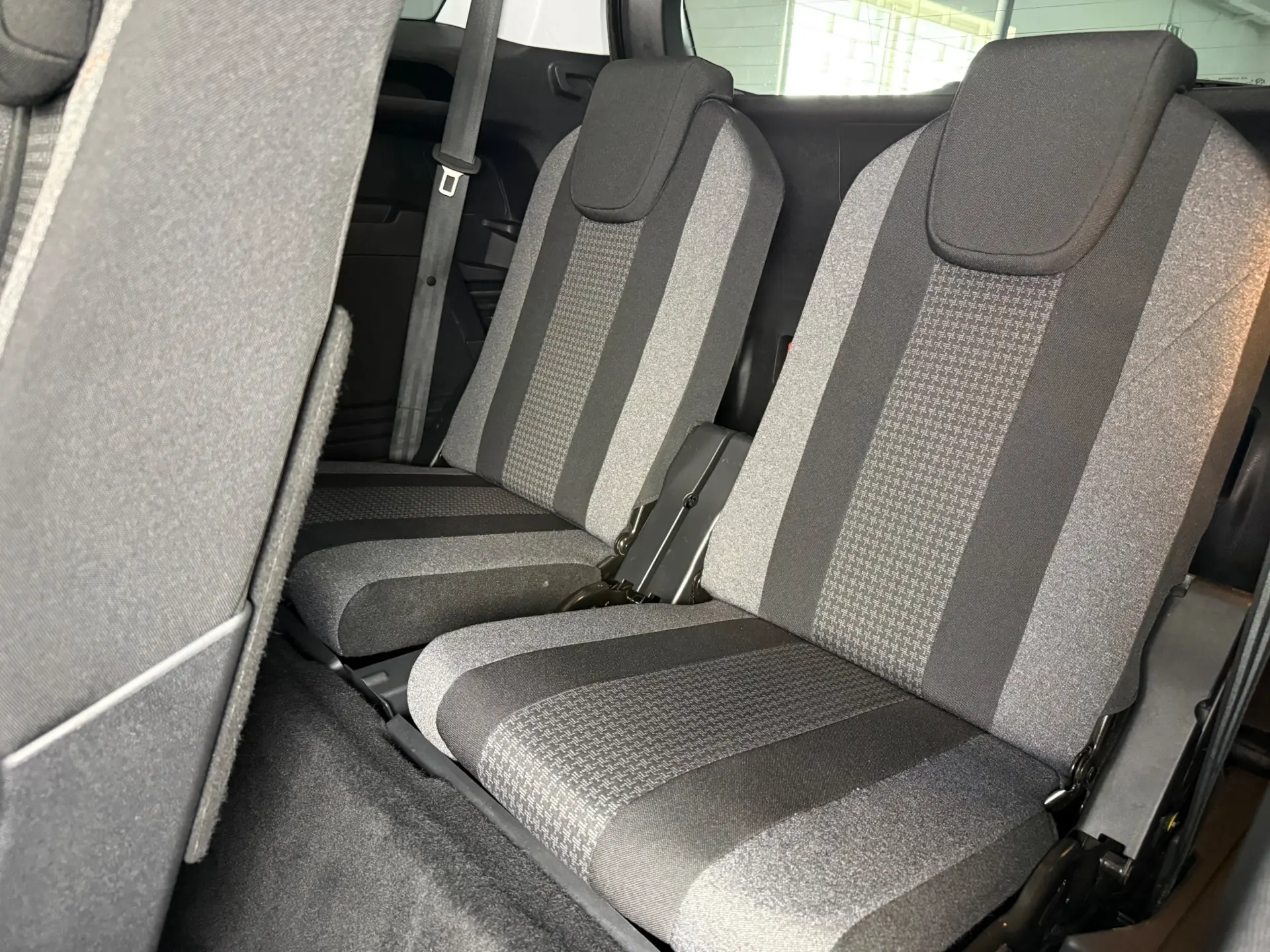 Peugeot 5008 BlueHDI 130 EAT8 Active Business-Pack 16
