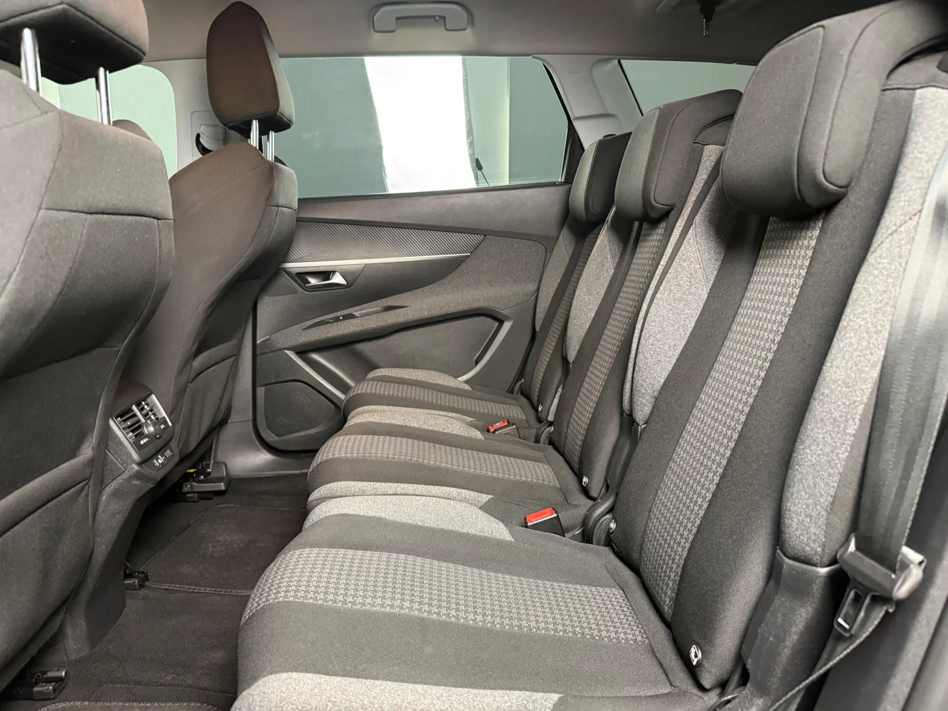 Peugeot 5008 BlueHDI 130 EAT8 Active Business-Pack 13