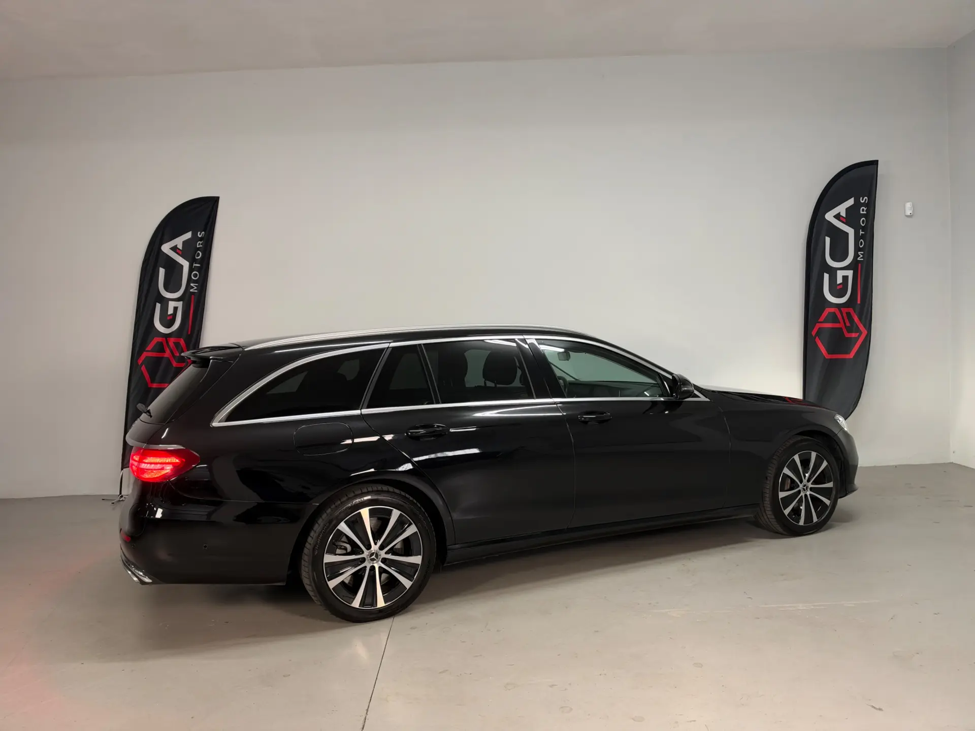 Mercedes-Benz E 300 de 4Matic 9G-TRONIC Avantgarde 3