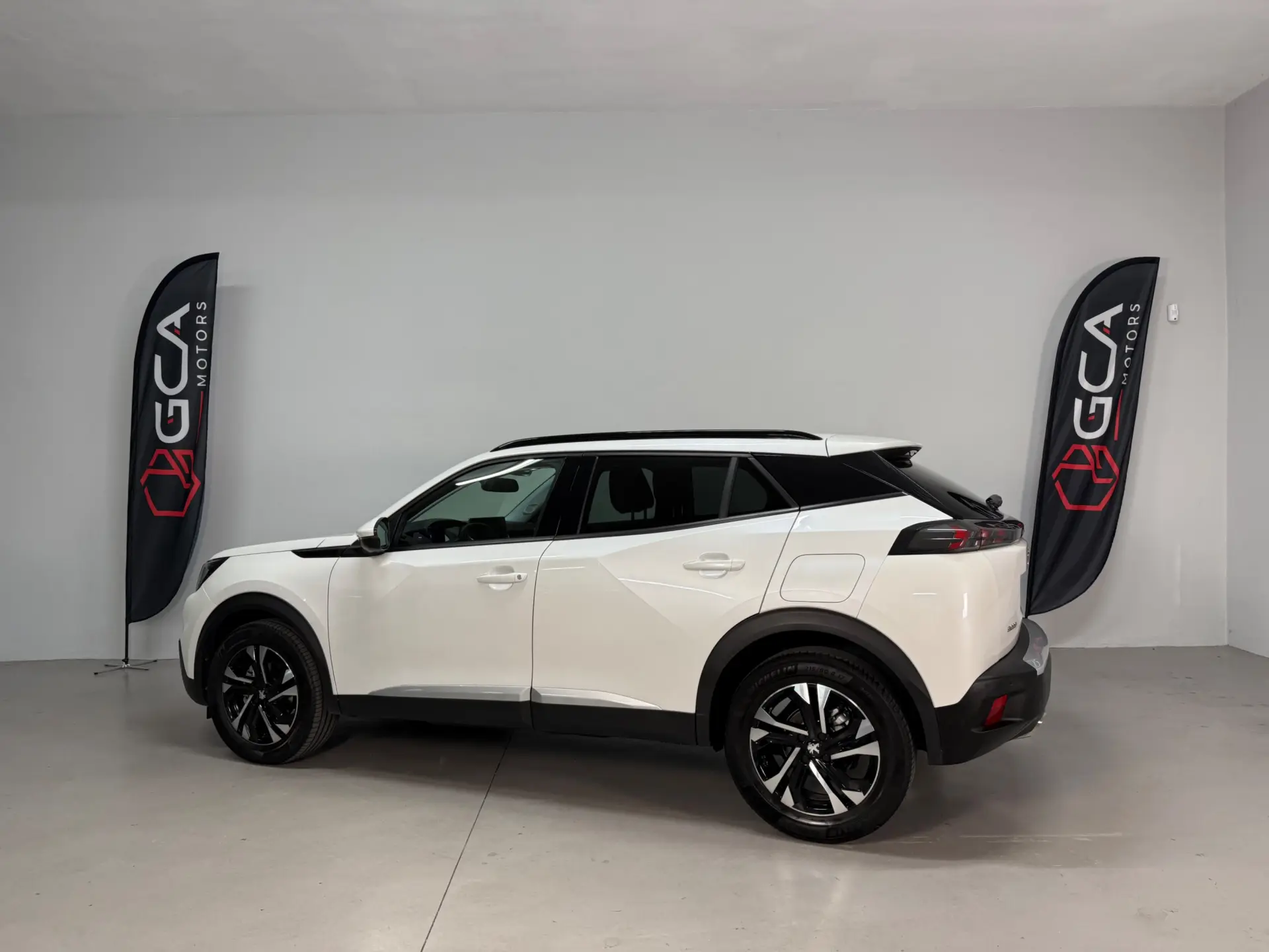 Peugeot 2008 PureTech 130 EAT8 Allure 4