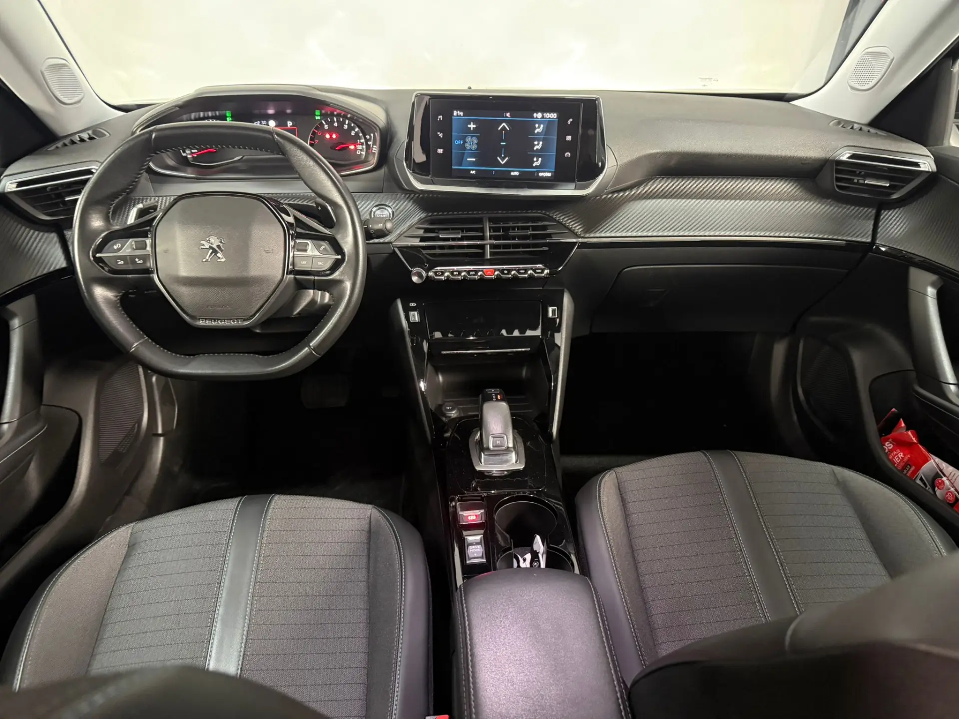 Peugeot 2008 1.5 BlueHDi Allure EAT8 15