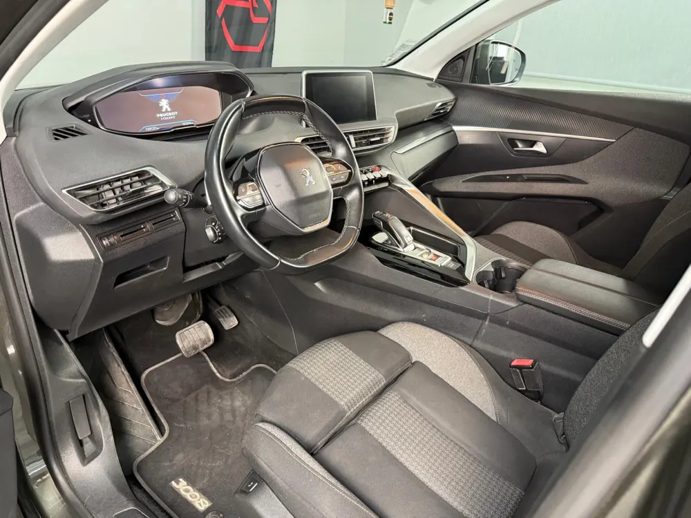 Peugeot 3008 1.2 PureTech Allure EAT8 12