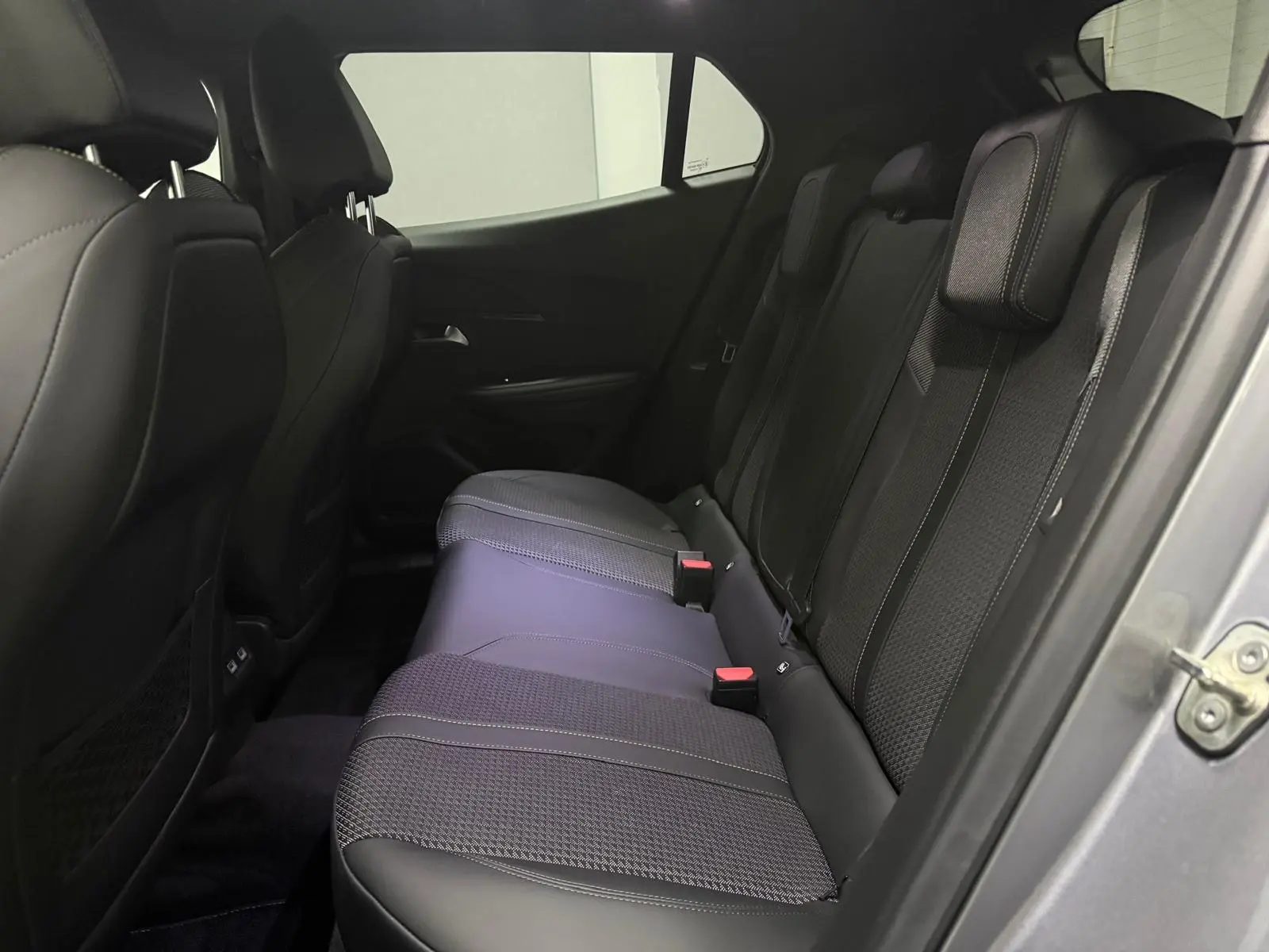 Peugeot 2008 1.2 PureTech GT Line EAT8 14