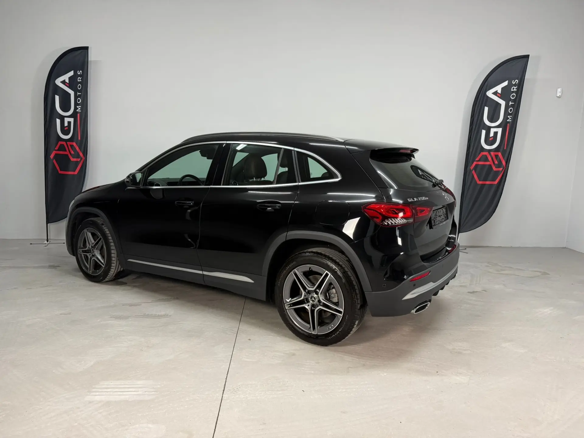 Mercedes-Benz GLA 250 e 8G-DCT AMG Line 3